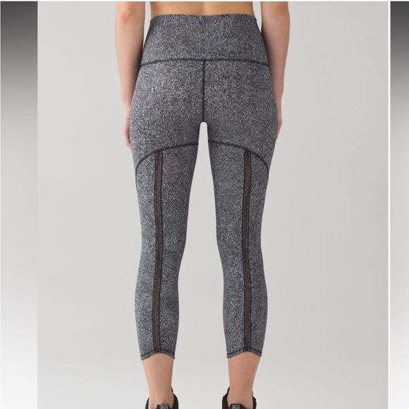 Lululemon leggings - Picture 2 of 7